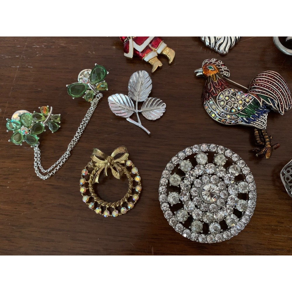 Lot Of 14 Brooches Plus Scarf Clip Monet Sara Coventry Etc Christmas Flowers - Picture 5 of 6